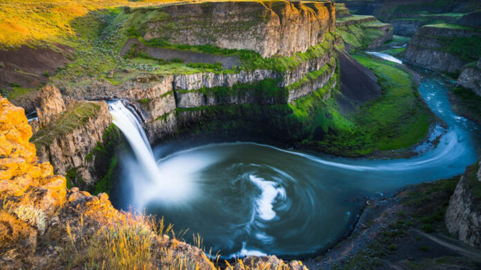 Palouse Waterfalls: Nature's Cascading Masterpieces in Washington's Inland Paradise